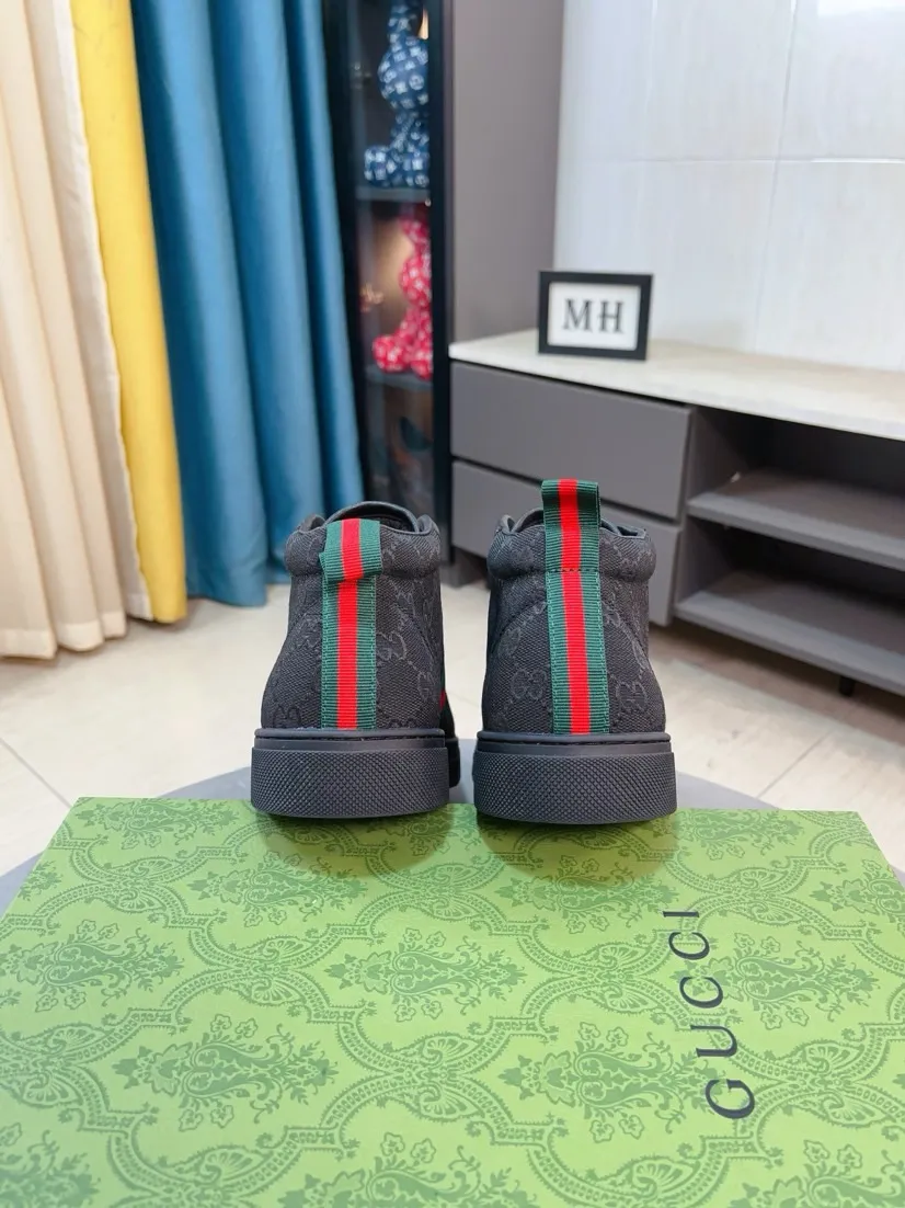 Men's shoes 💰440🌹🌹GUCCI [Gucci] New high-top men's shoes, a high-end brand, the latest fashionable casual men's shoes, trendy and versatile, relaxed and sporty style, uppers imported from Italy, first-layer cowhide, genuine leather lining, and ultra-fine workmanship. Original personalized fashionable rubber wear-resistant outsole, light and comfortable on the foot, size 38-44